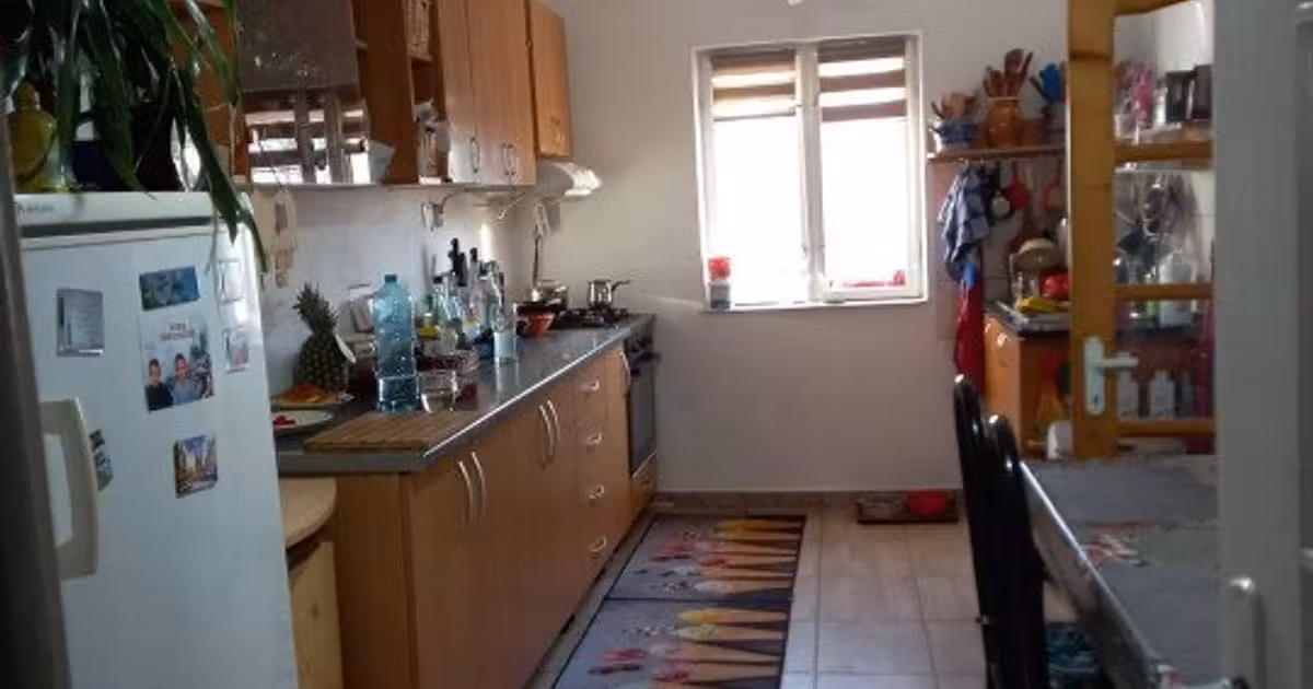 Casă individuală de vânzare cu 3 camere, mobilată în Săcădat