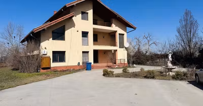 Casă Roșu