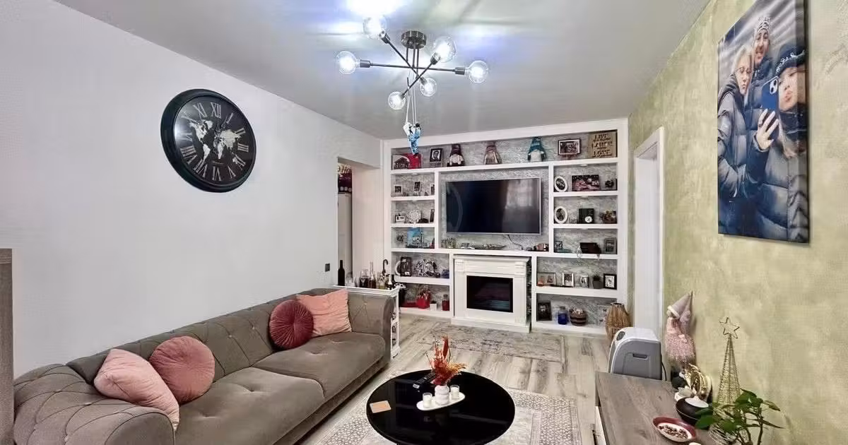 Apartament de vânzare cu 3 camere, mobilat în Florești