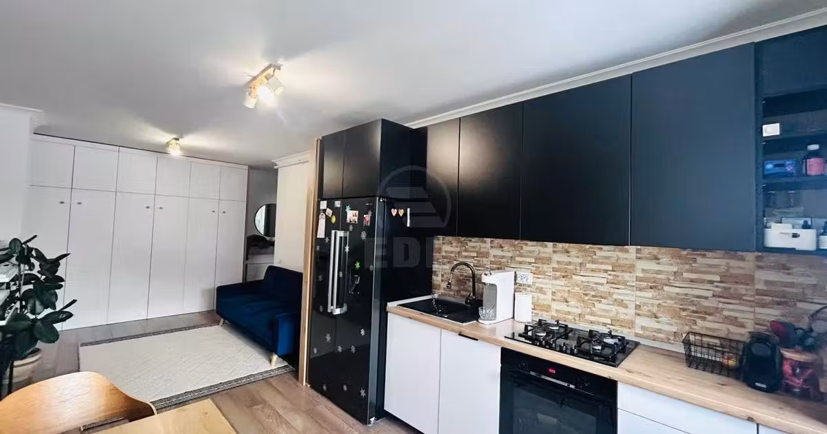 Apartament de vânzare cu 3 camere, mobilat în Florești