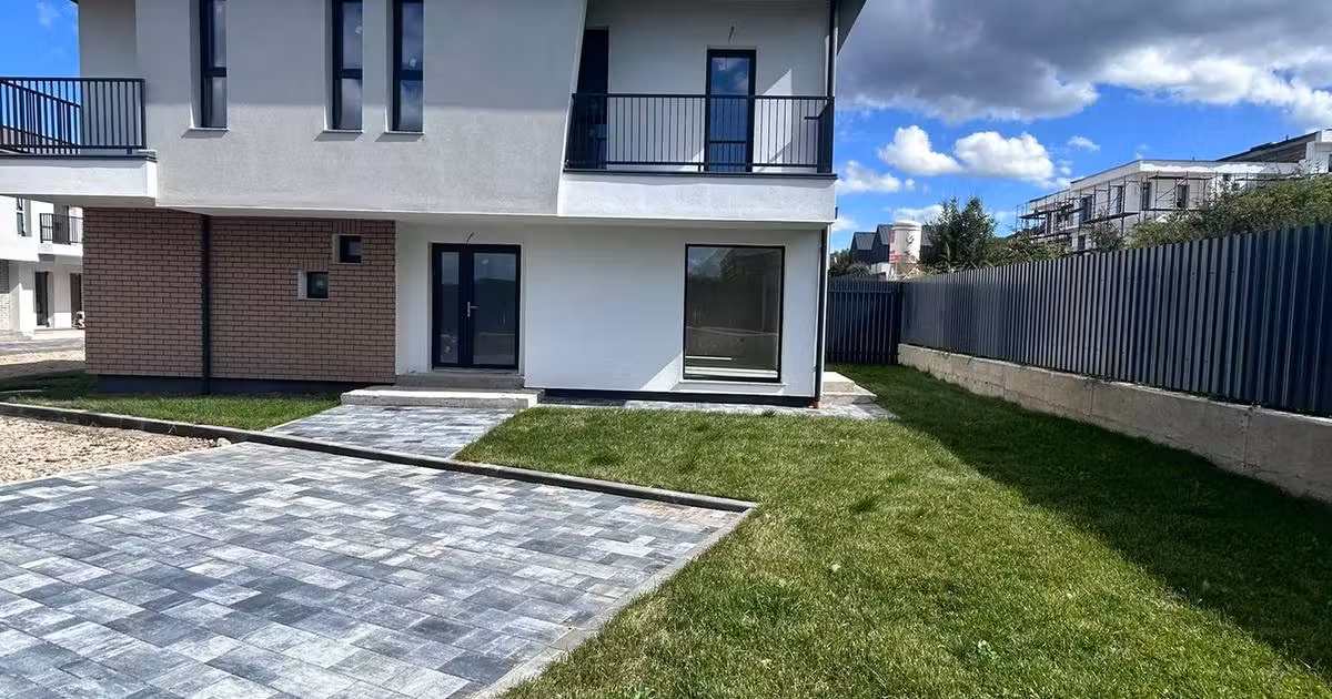 Duplex de vânzare cu 4 camere în Florești