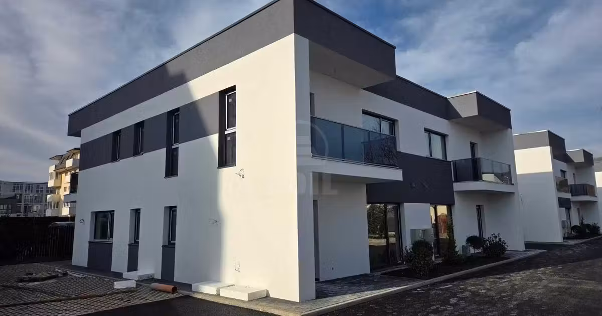 Duplex de vânzare cu 5 camere în Florești