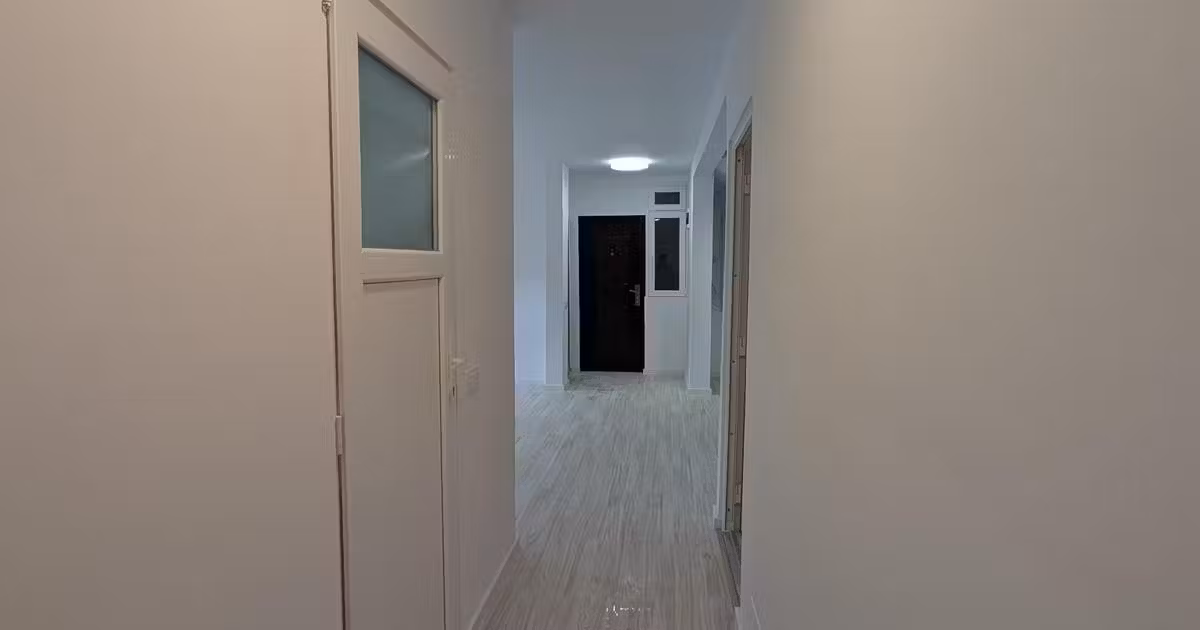 Apartament de vânzare cu 4 camere în Florești