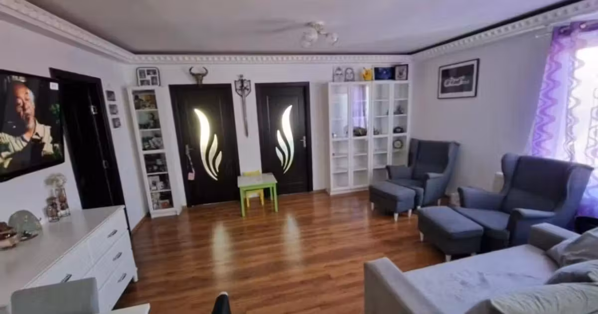 Apartament de vânzare cu 3 camere în Florești