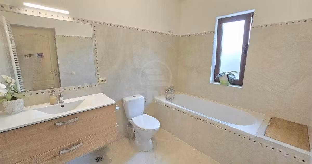 Duplex de vânzare cu 4 camere în Florești