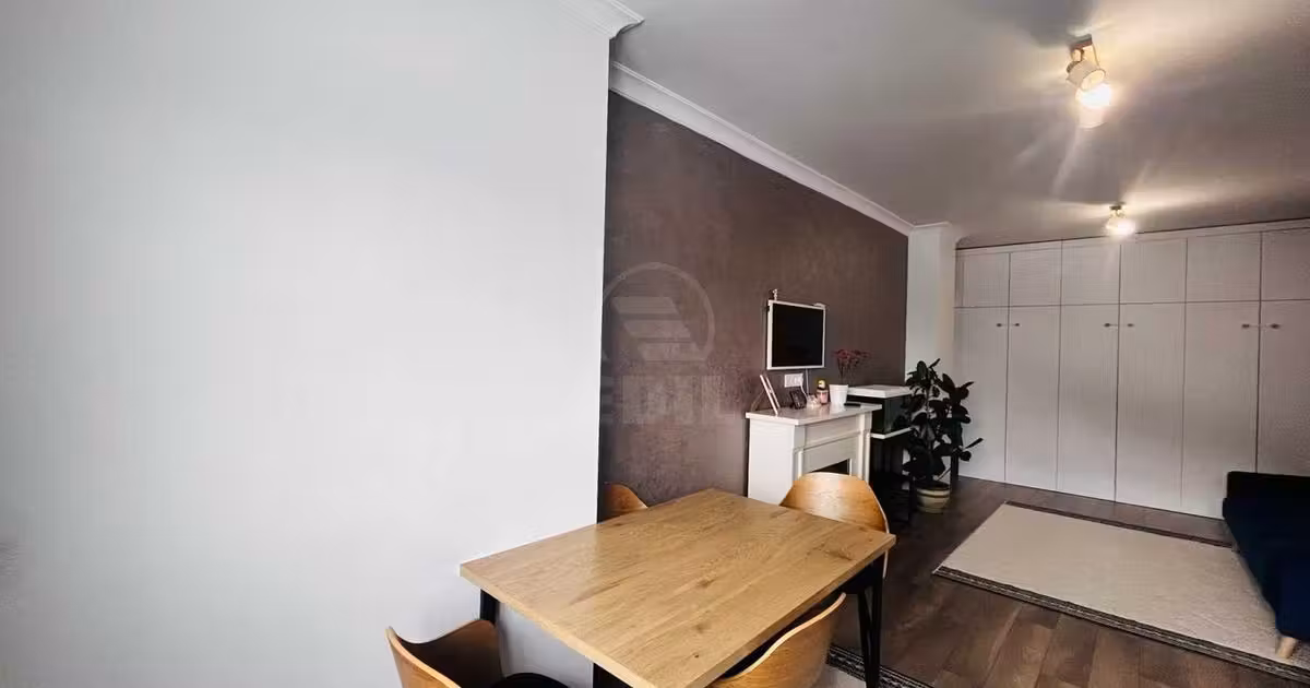 Apartament de vânzare cu 3 camere în Florești