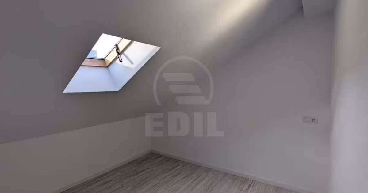 Apartament de vânzare cu 4 camere în Florești