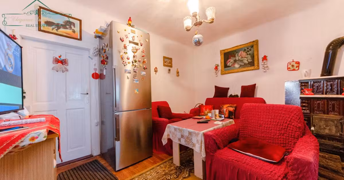 Casă individuală de vânzare cu 2 camere în zona Subcetate, Arad