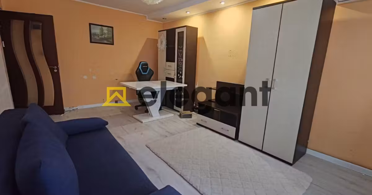 Apartament de vânzare cu 3 camere, mobilat în zona Sărari, Craiova