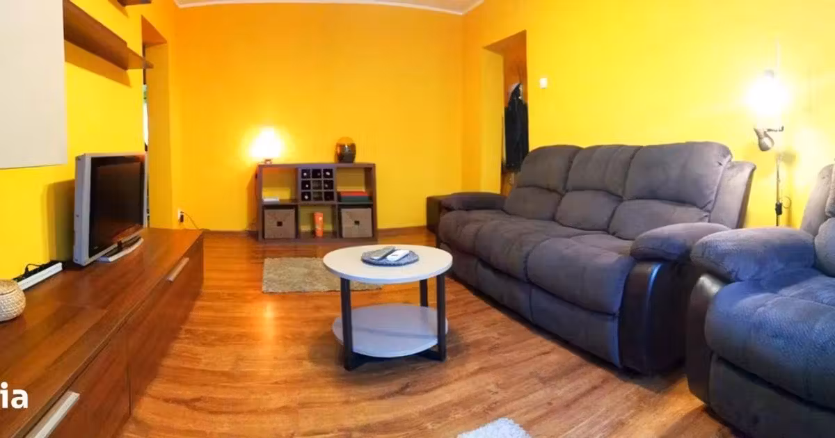 Apartament de vânzare cu 3 camere în zona Podu Roș, Iași