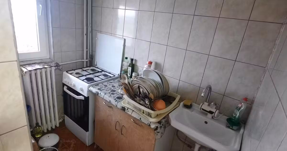 Garsonieră de vânzare, mobilată în zona Podu Roș, Iași