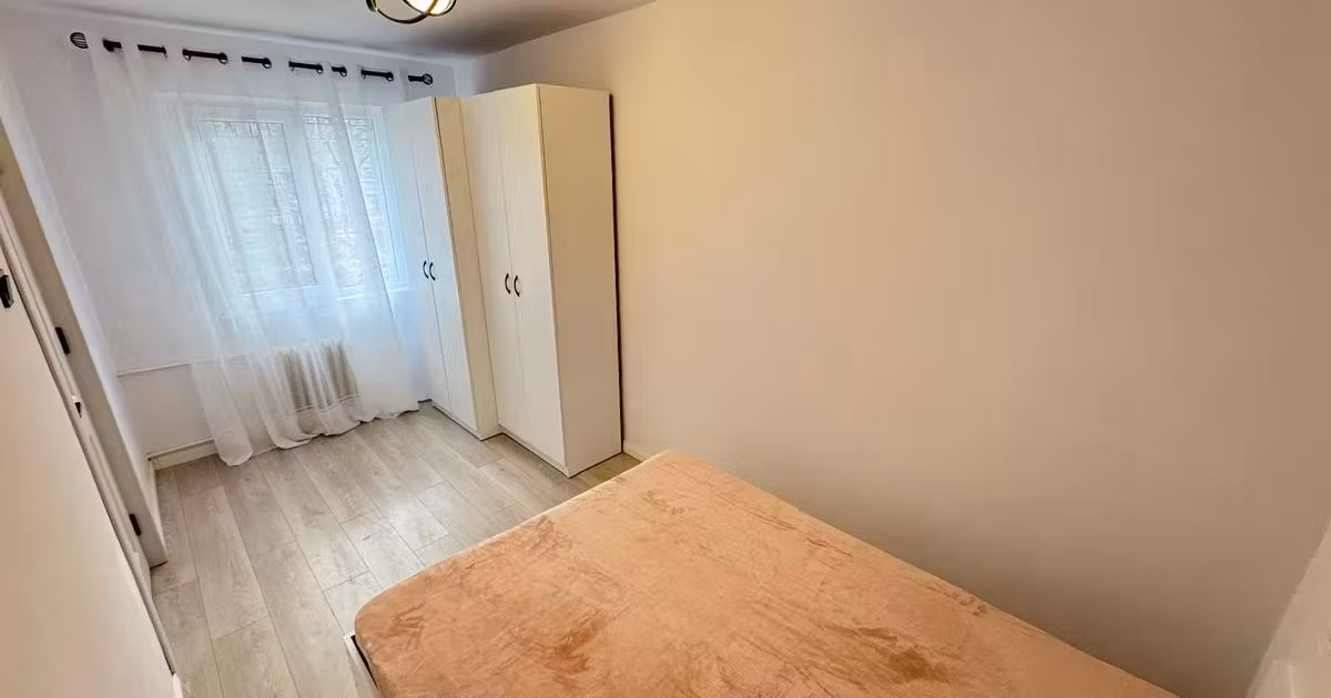 Apartament de vânzare cu 2 camere, mobilat în zona Podu Roș, Iași