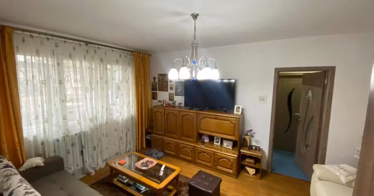 Apartament de vânzare cu 2 camere, mobilat în zona Tătărași, Iași