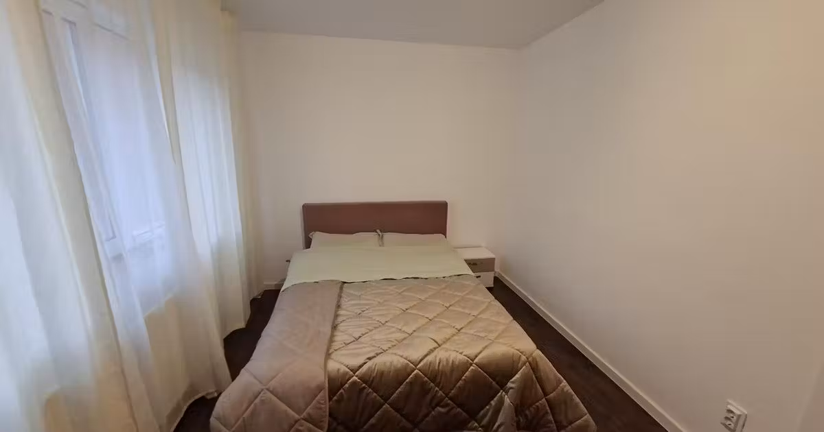 Apartament de vânzare cu 2 camere, mobilat în zona Podu Roș, Iași