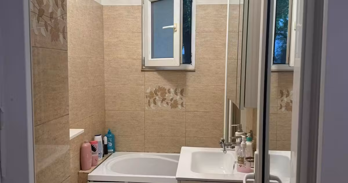 Apartament de vânzare cu 2 camere, mobilat în zona Podu Roș, Iași
