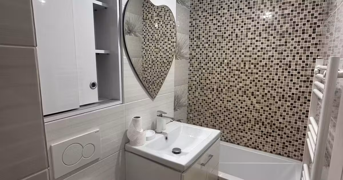 Apartament de vânzare cu 3 camere, mobilat în zona Mircea cel Bătrân, Iași