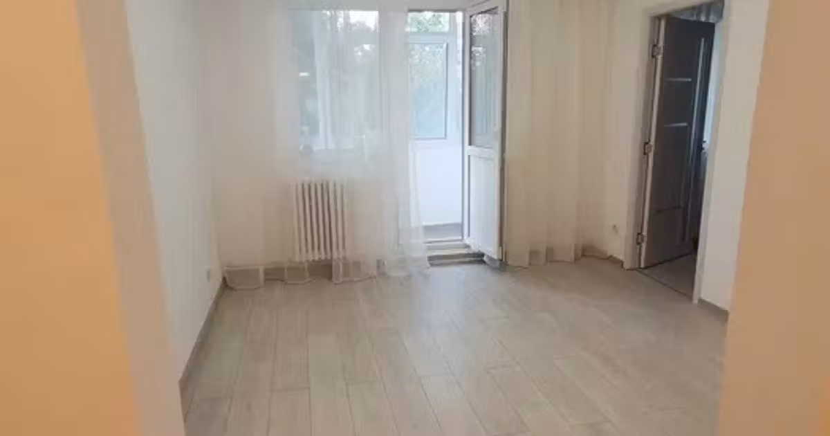 Apartament de vânzare cu 2 camere, mobilat în zona Podu Roș, Iași