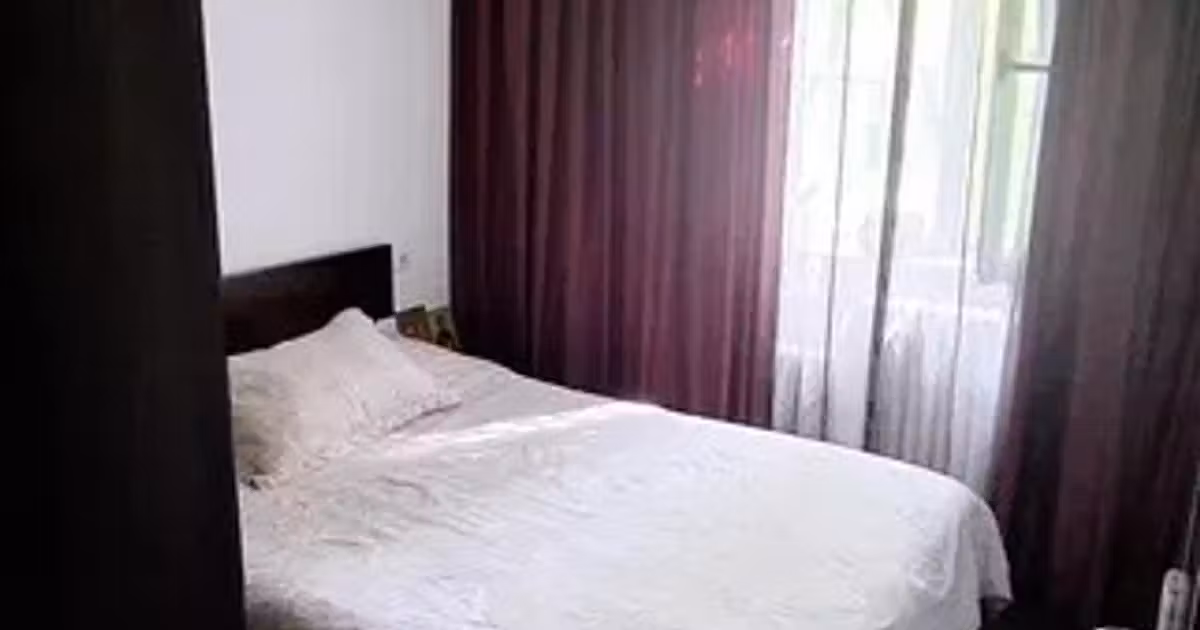 Apartament de vânzare cu 2 camere, mobilat în zona Podu Roș, Iași
