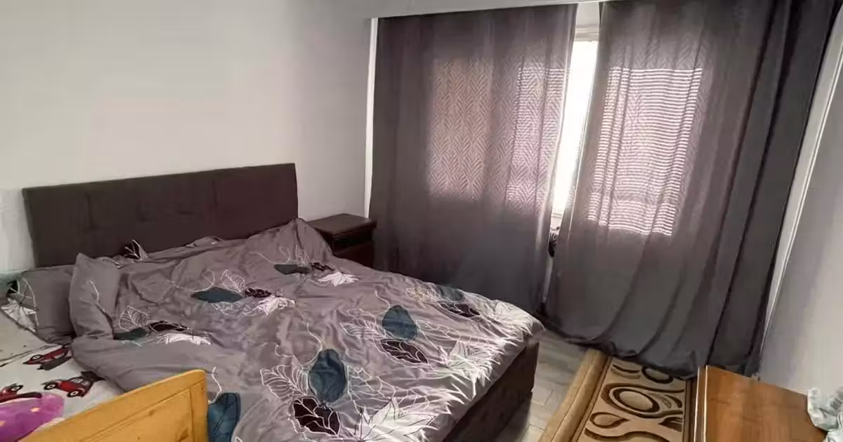 Apartament de vânzare cu 3 camere, mobilat în zona Podu Roș, Iași