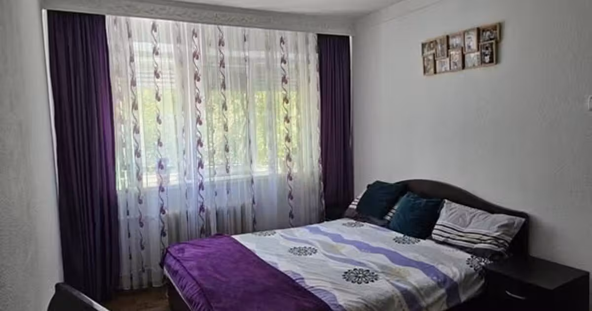 Apartament de vânzare cu 3 camere în zona Podu Roș, Iași