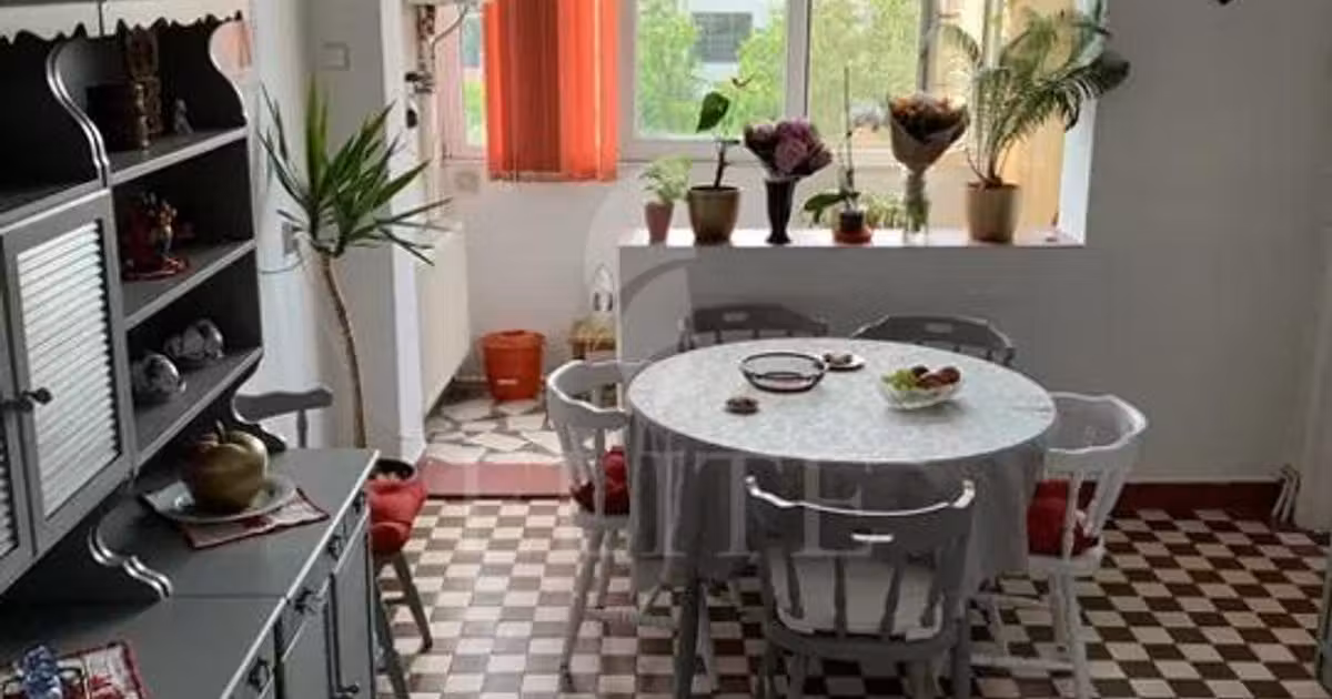 Apartament de vânzare cu 3 camere în zona Central, Cluj-Napoca