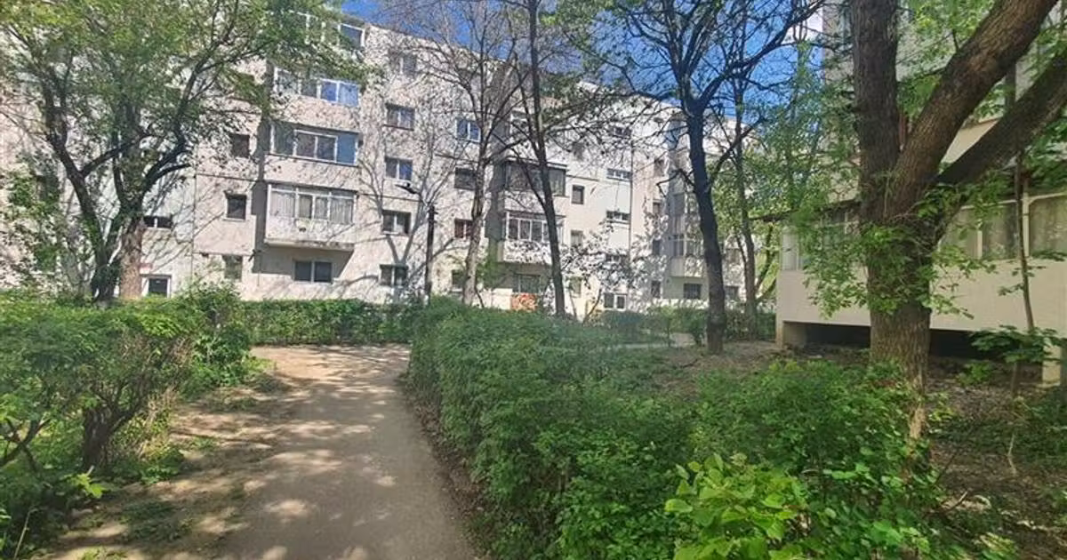 Apartament de vânzare cu 3 camere, mobilat în zona Republicii, Bacău