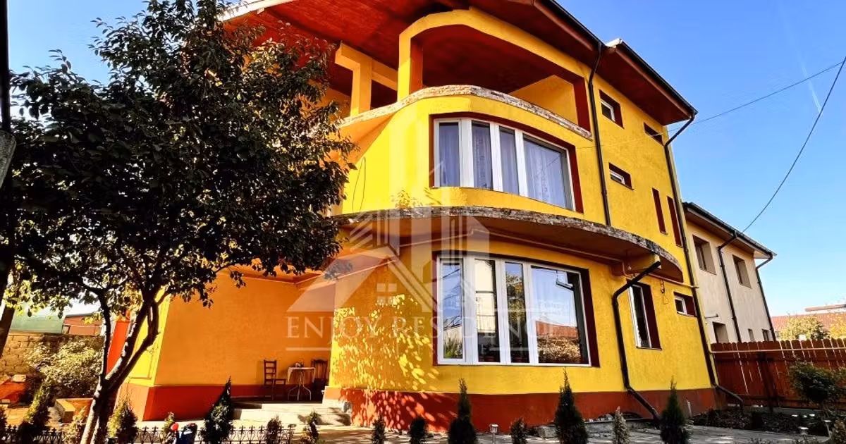 Casă individuală de vânzare cu 6 camere în zona Păcii, Sector 6
