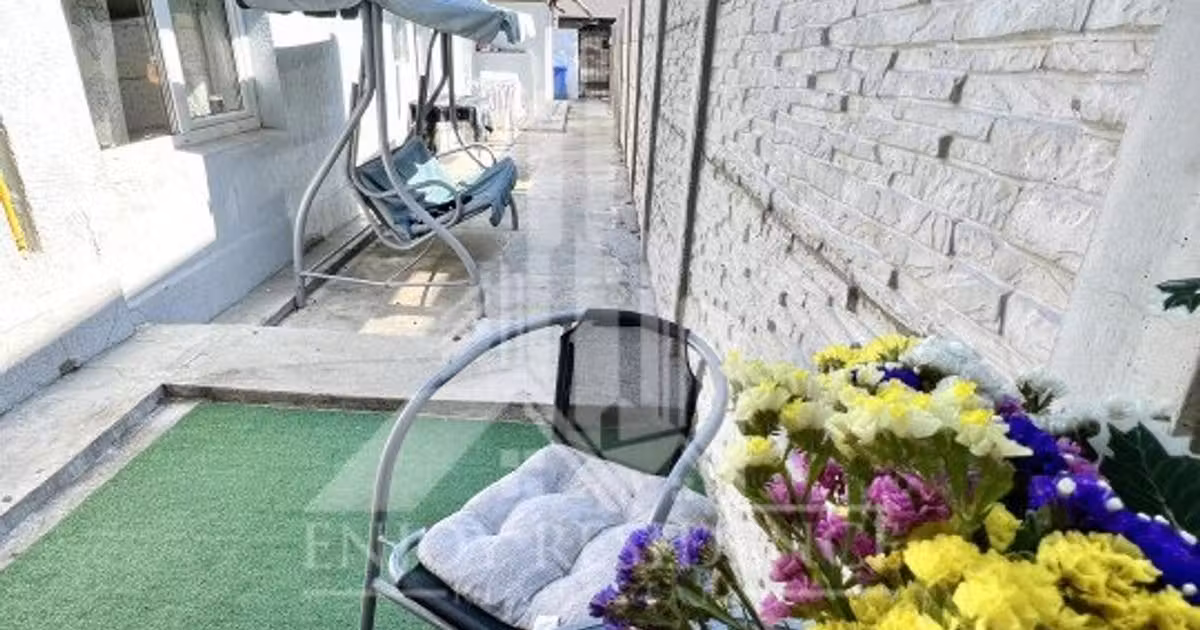 Casă individuală de vânzare cu 3 camere în zona Antiaeriană, Sector 5