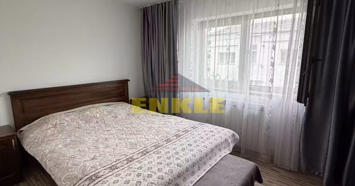 Apartament de vânzare cu 3 camere în zona Central, Botoșani