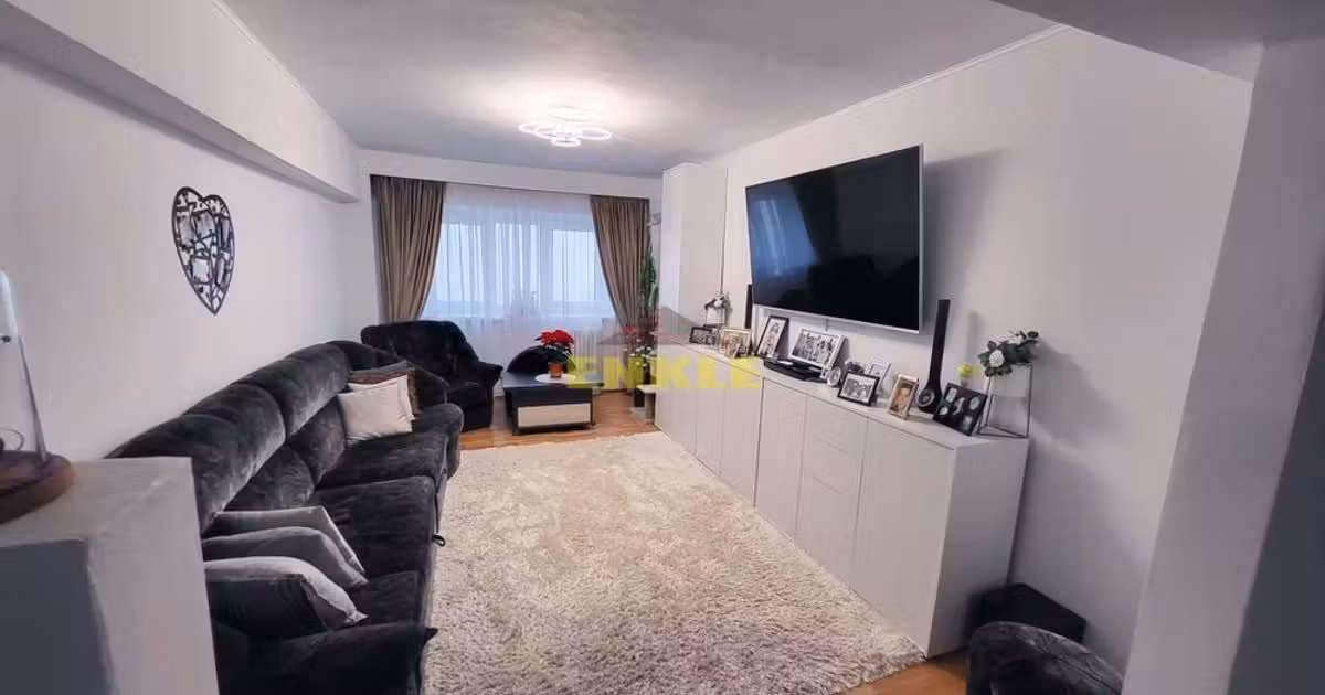Apartament de vânzare cu 4 camere în zona Central, Botoșani