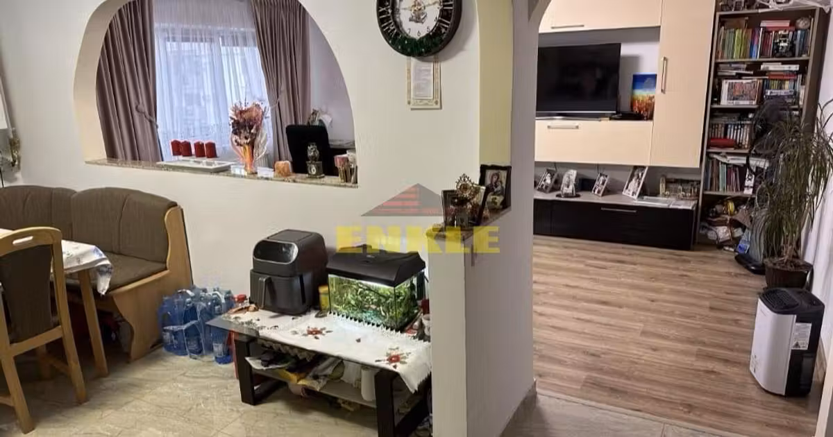 Apartament de vânzare cu 3 camere în zona Central, Botoșani
