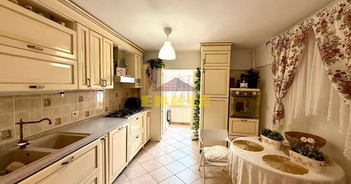 Apartament de vânzare cu 2 camere în zona Ultracentral, Botoșani