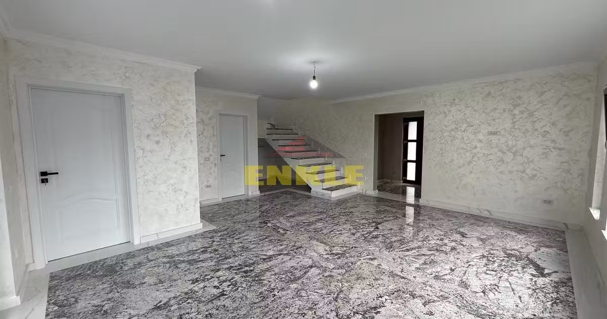 Casă individuală de vânzare cu 5 camere în zona Central, Botoșani