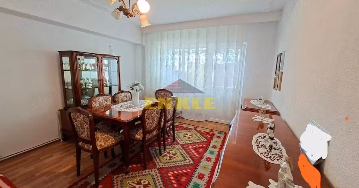 Apartament de vânzare cu 2 camere în zona Central, Botoșani