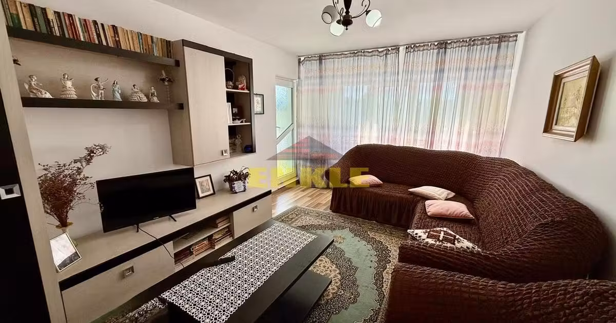 Apartament de vânzare cu 3 camere în zona Central, Botoșani