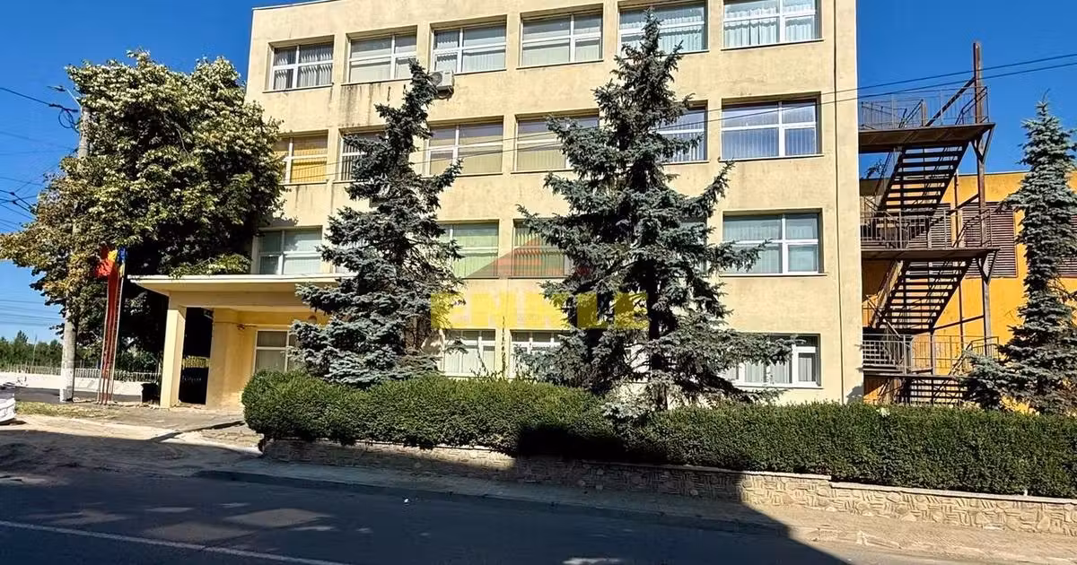 Spațiu comercial · 1080 m², Est, Botoșani