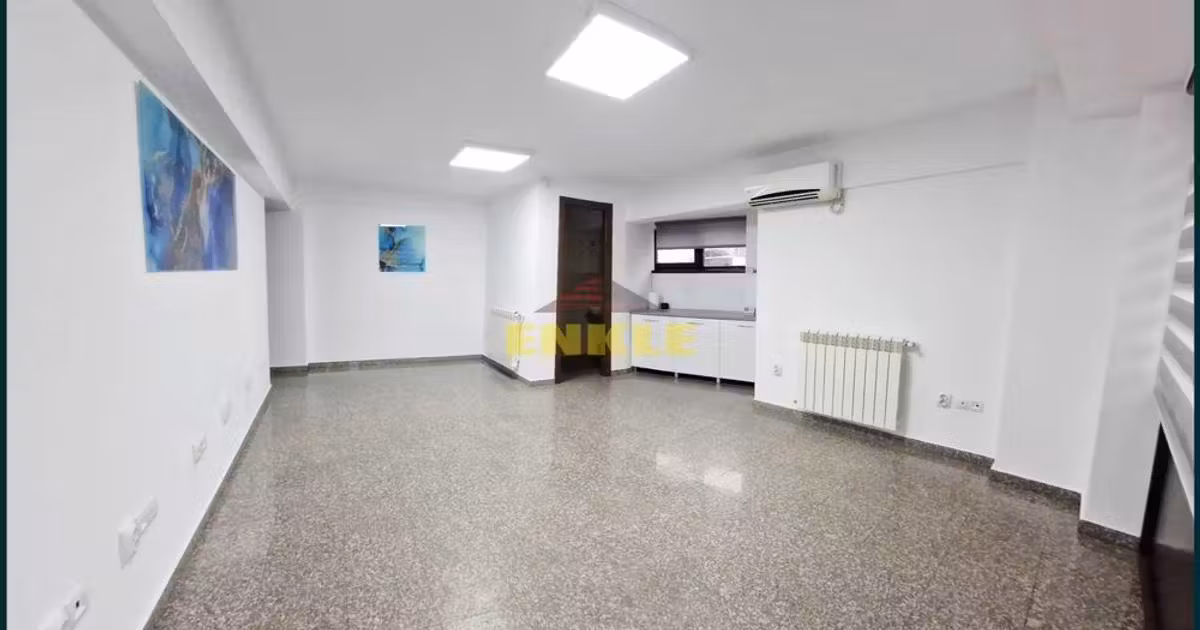 Birou de vânzare de 47 mp, în zona Central, Botoșani
