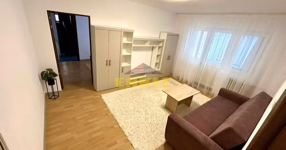 Apartament de vânzare cu 3 camere în zona Central, Botoșani