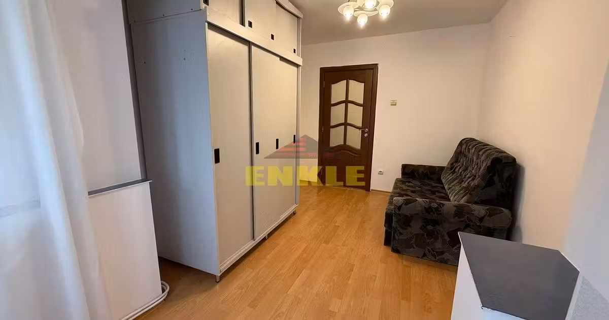 Apartament de vânzare cu 3 camere în zona Central, Botoșani