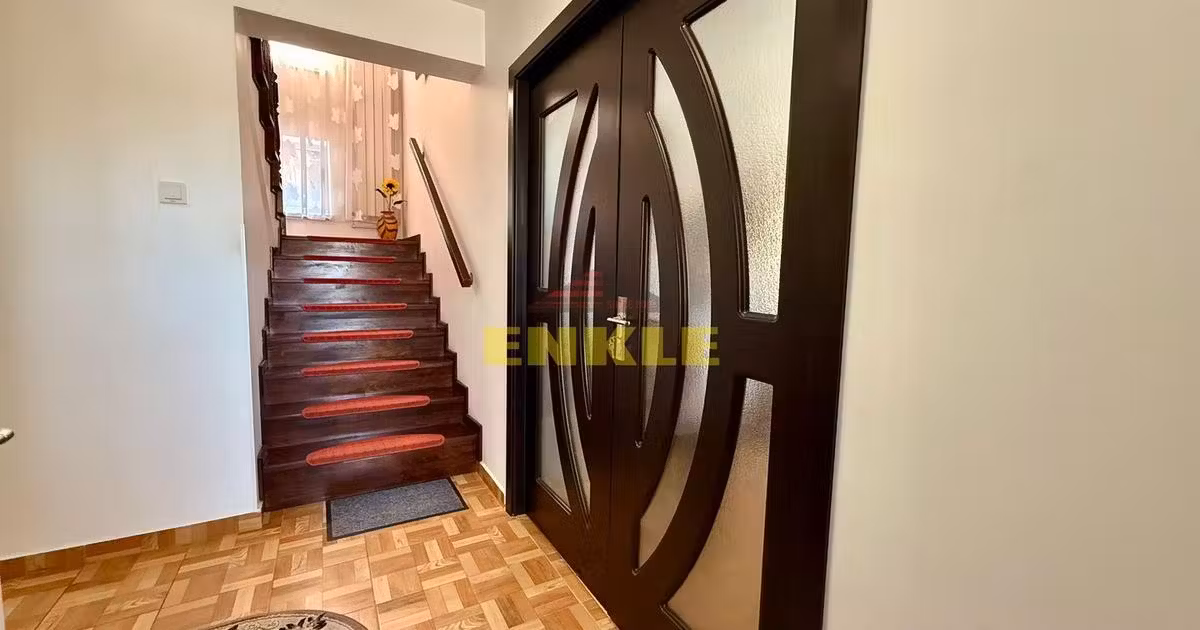 Casă individuală de vânzare cu 4 camere în zona Periferie, Botoșani