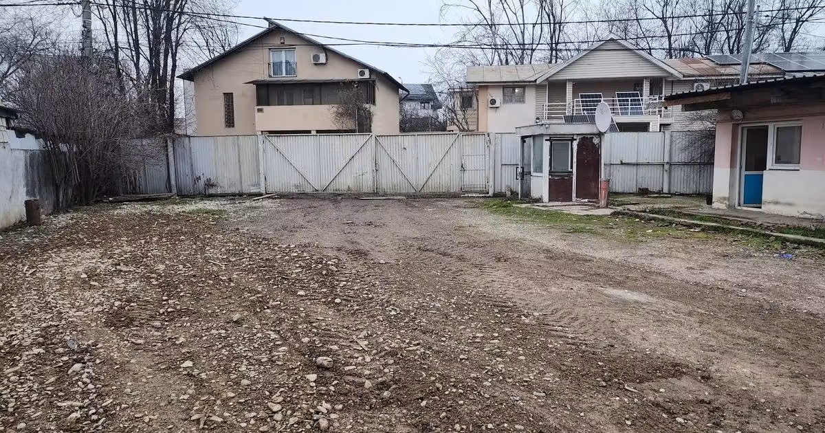Teren Construcții intravilan de vânzare de 2000 mp, în zona Uverturii, Sector 6
