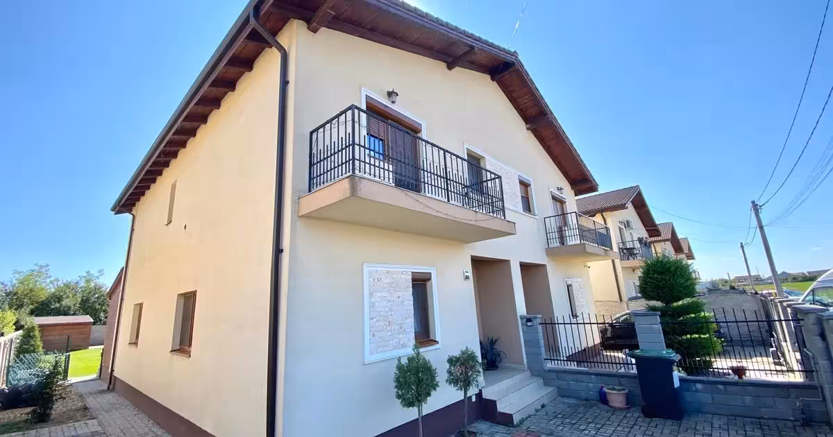 Duplex de vânzare cu 4 camere, mobilat în Moșnița Nouă