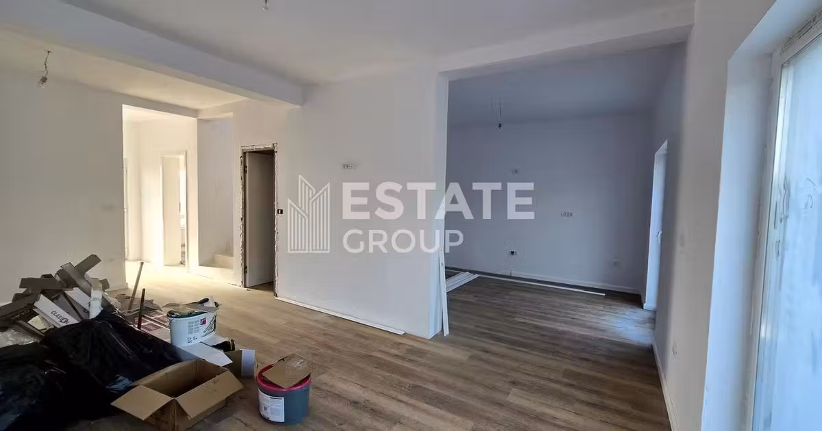 Duplex de vânzare cu 5 camere în Dumbrăvița
