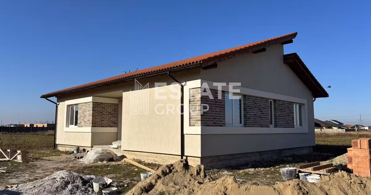 Casă individuală de vânzare cu 4 camere în Moșnița Nouă