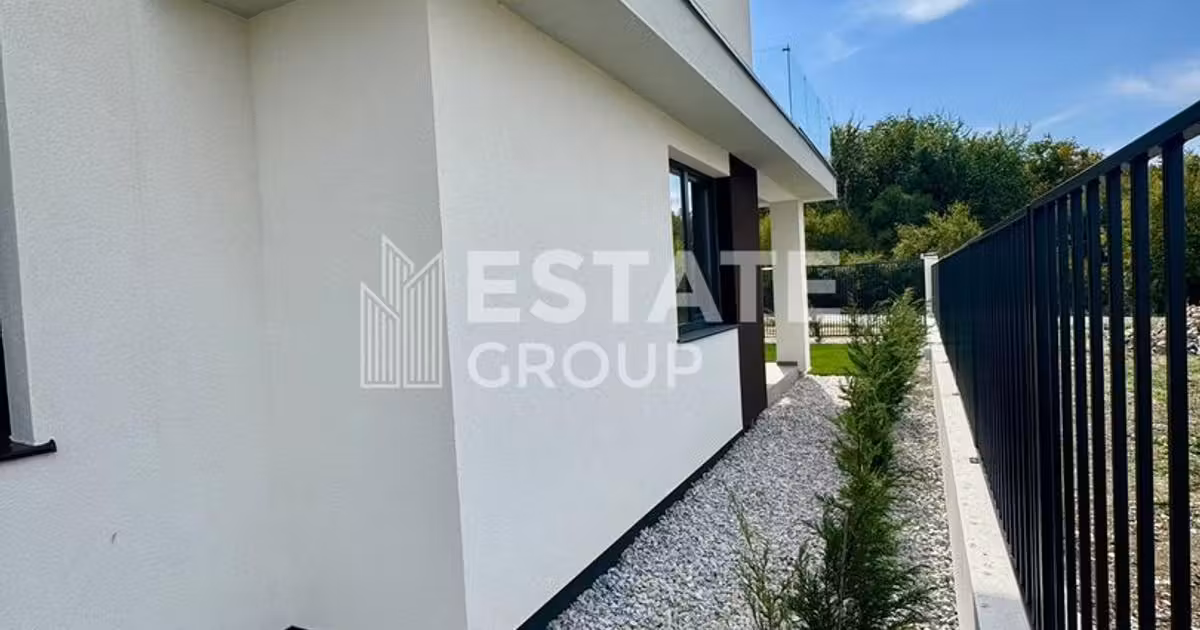 Duplex de vânzare cu 5 camere în Dumbrăvița