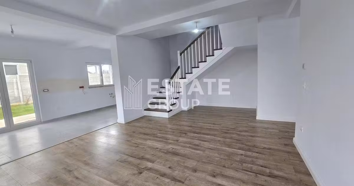 Duplex de vânzare cu 5 camere în Giarmata