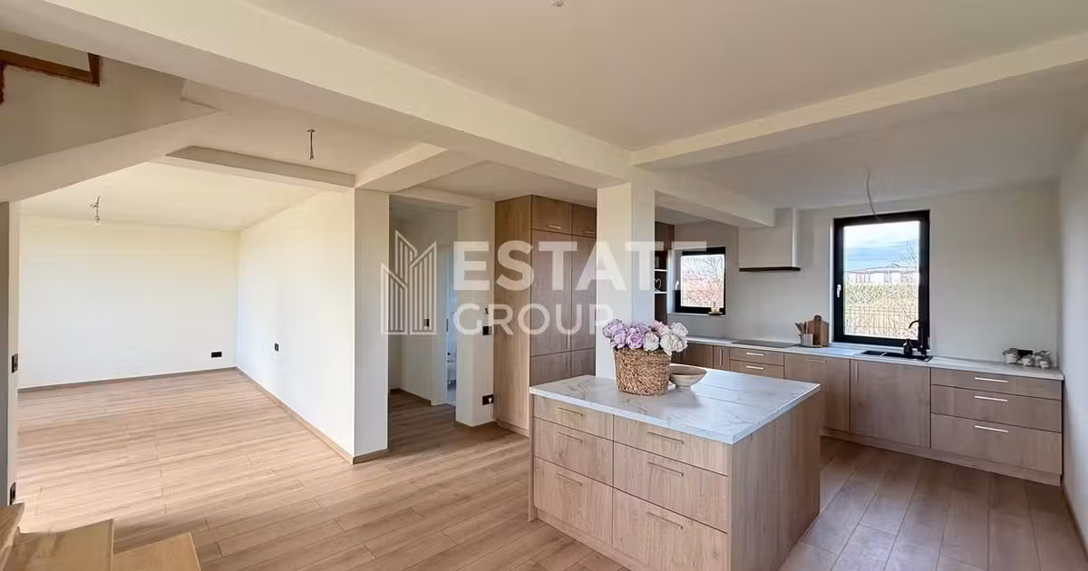Duplex de vânzare cu 6 camere în Moșnița Nouă