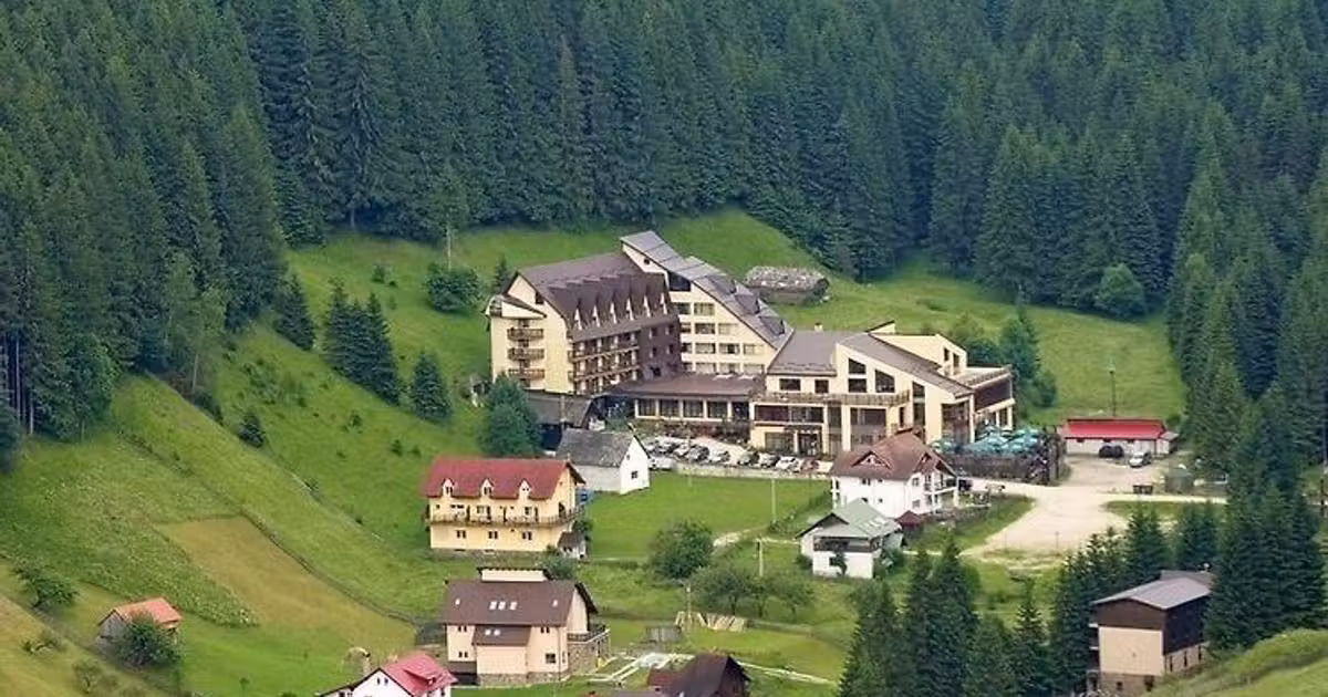 Spațiu comercial de vânzare de 6,325 mp, în Moieciu