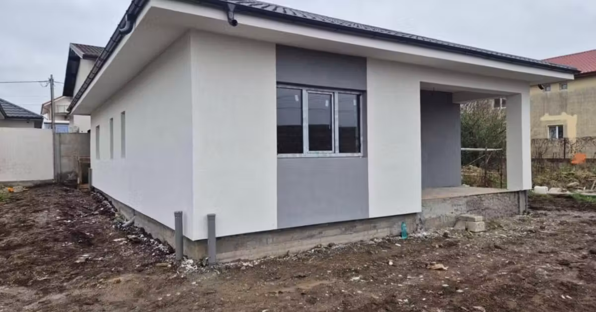 Casă individuală de vânzare cu 4 camere în Costinești