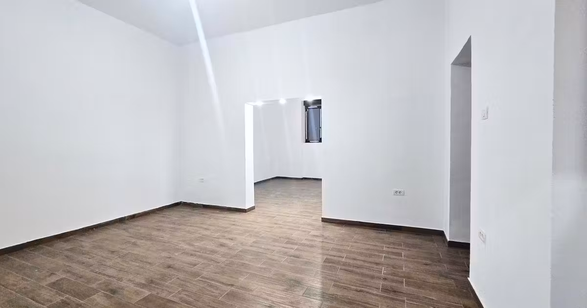 Apartament de vânzare cu 3 camere în zona Central, Arad